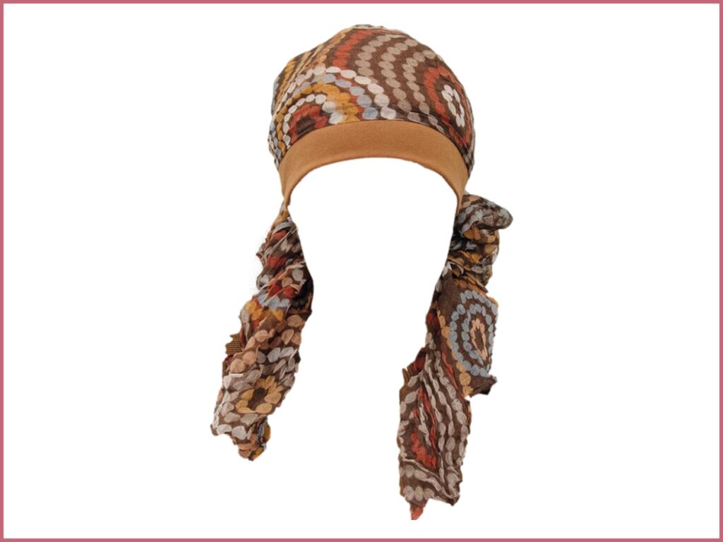 foulard à motifs à tons oranges